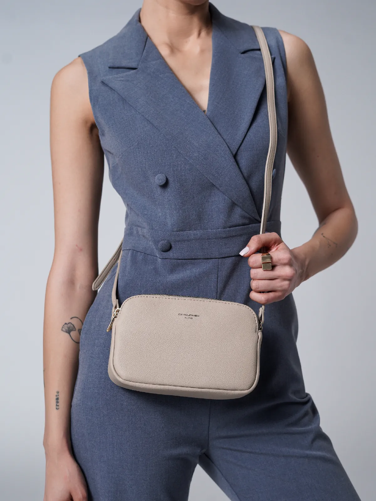 کیف دوشی زنانه دیوید جونز مدل CM7335 (2) کیف دوشی زنانه دیوید جونز مدل CM7335