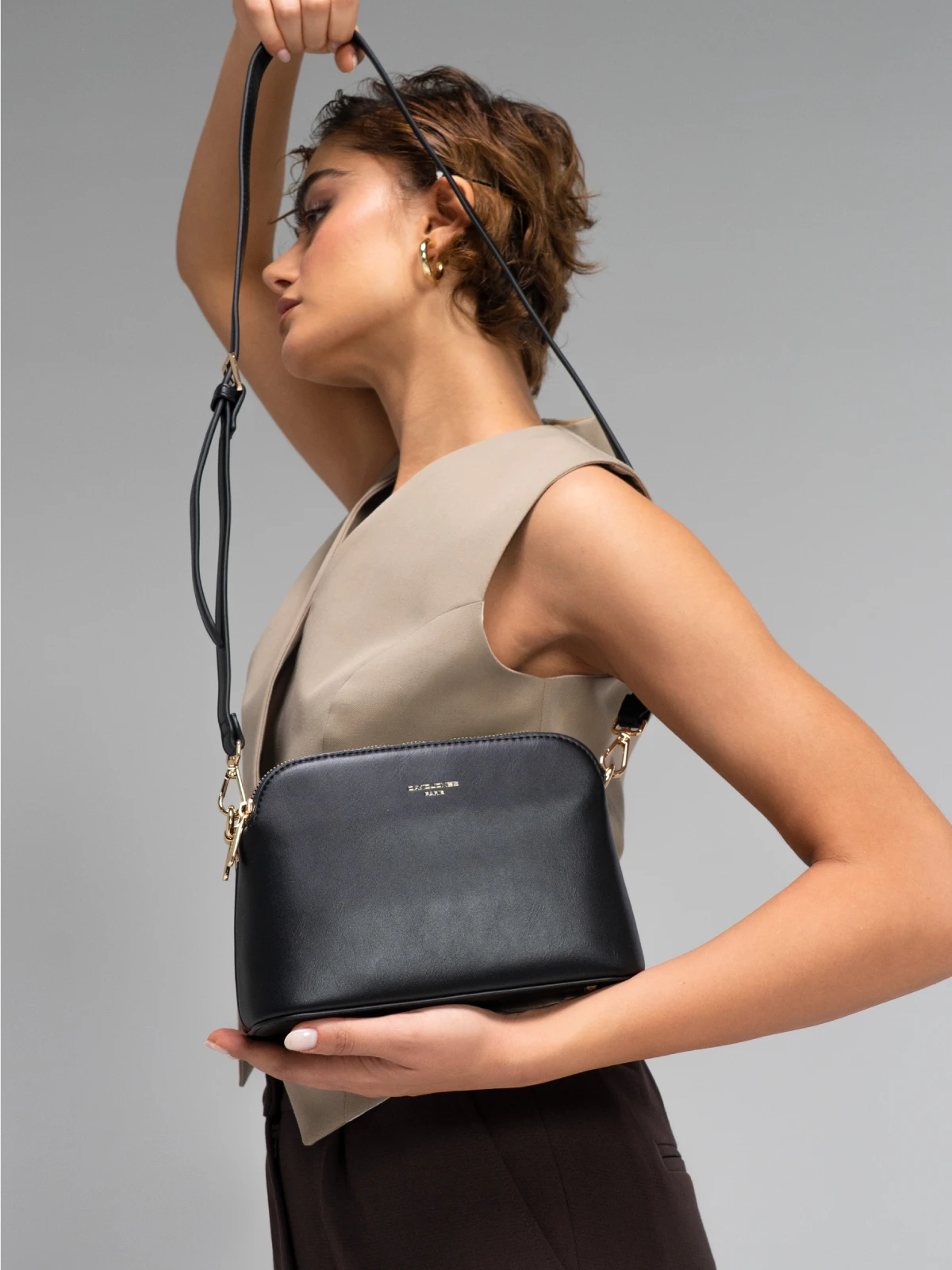 کیف دوشی زنانه دیوید جونز مدل CM7342 کیف دوشی زنانه دیوید جونز مدل CM7342